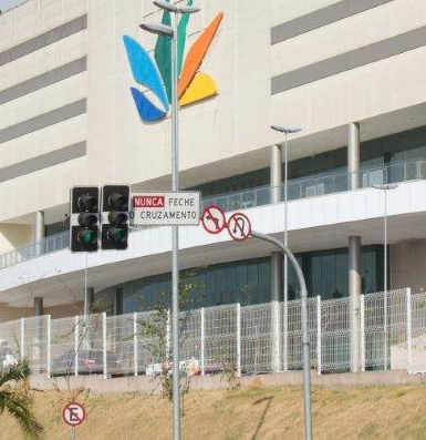 Gradil Stadium para cercamento de shopping